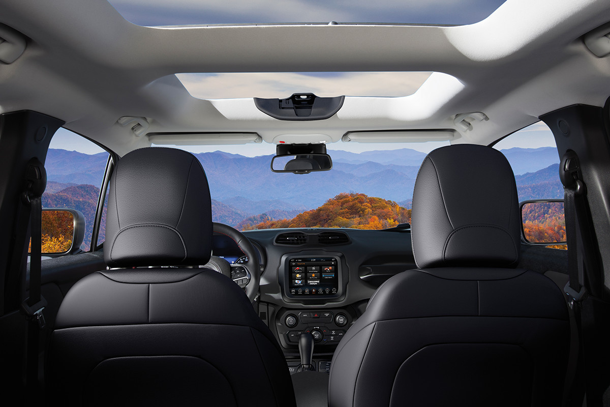 Matériaux et finis de calibre mondial dans l’habitacle du Jeep Renegade 2018
