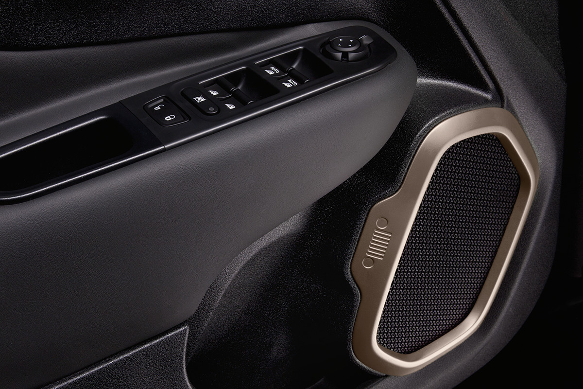 2018 Jeep Renegade Beats Audio by Dr Dre