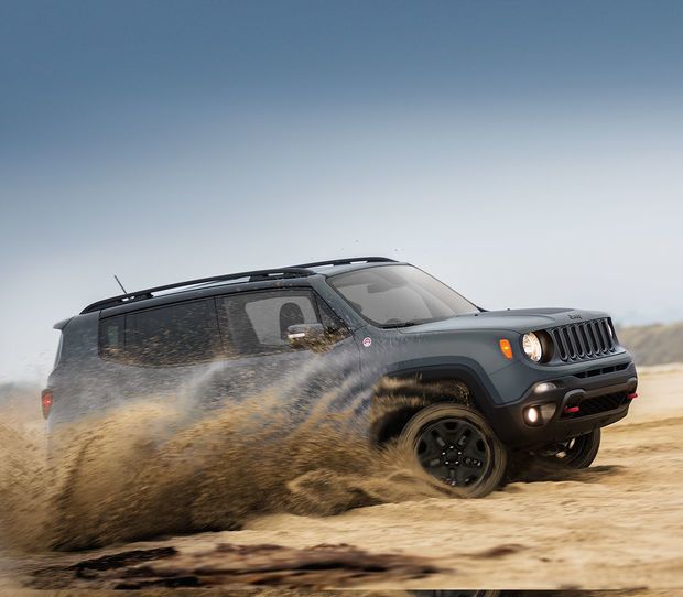 2018 Jeep Renegade front view, shown in red