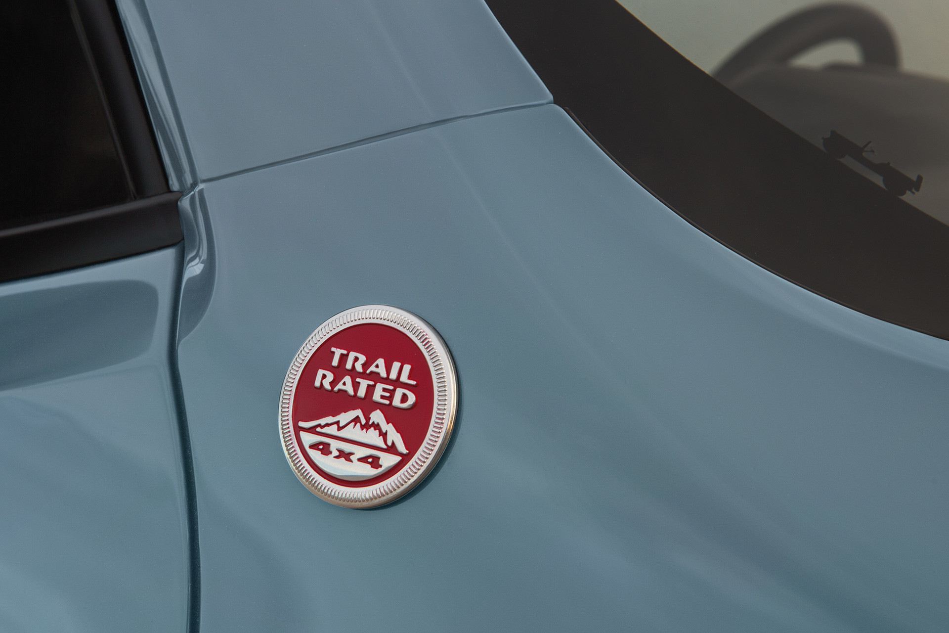 Extérieur du Jeep Renegade 2019 arborant l’emblème Trail Rated