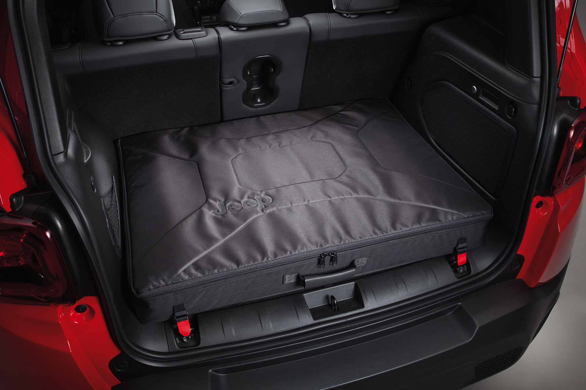 Rangement du toit ouvrant de l’habitacle du Jeep Renegade 2019