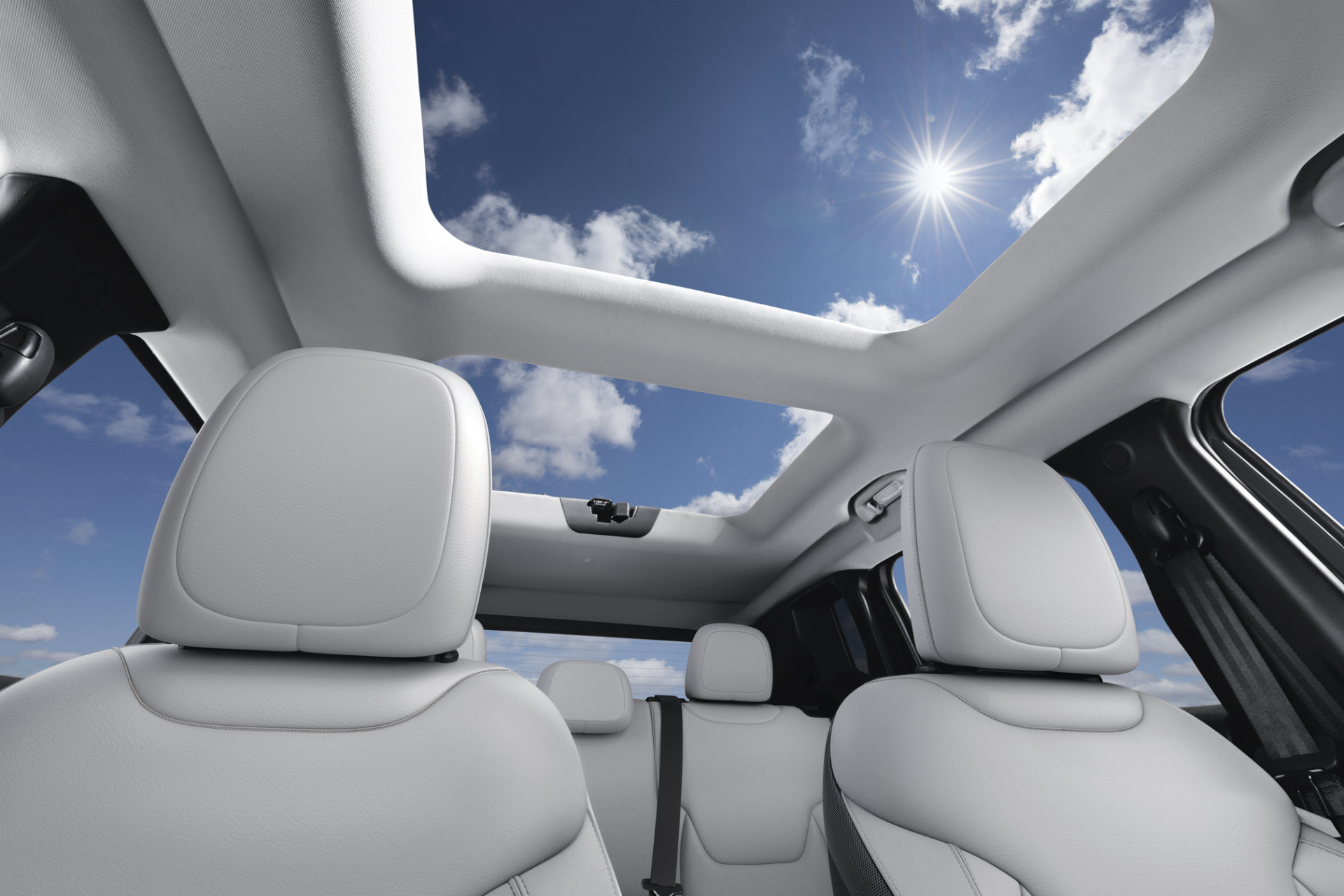 Panneaux de toit ouvrant de l’habitacle du Jeep Renegade 2019
