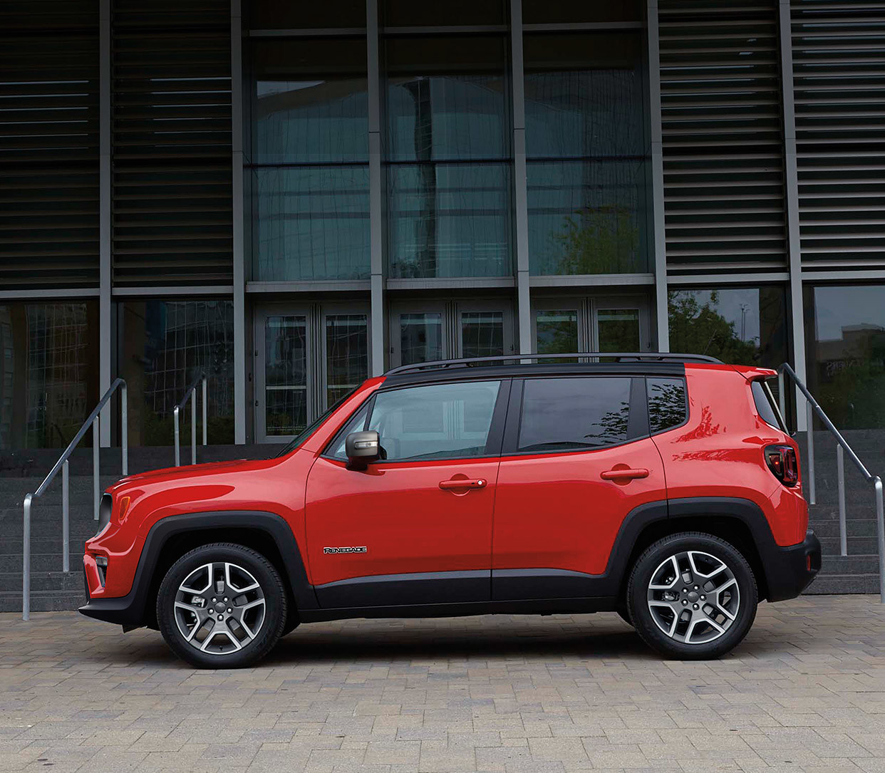 Jeep Renegade 2019 avec extérieur rouge garé