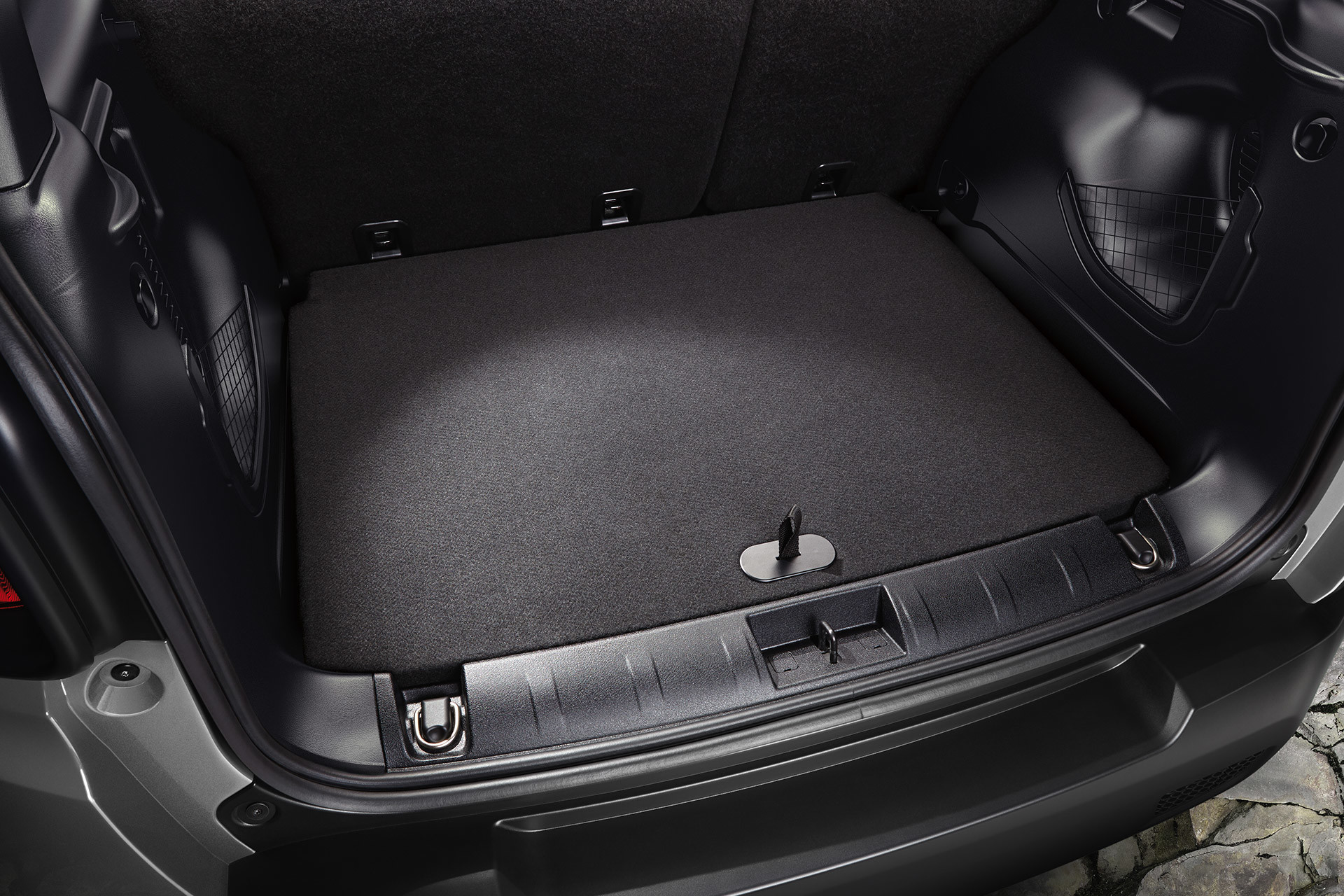 Overall view of 2020 Jeep Renegade trunk