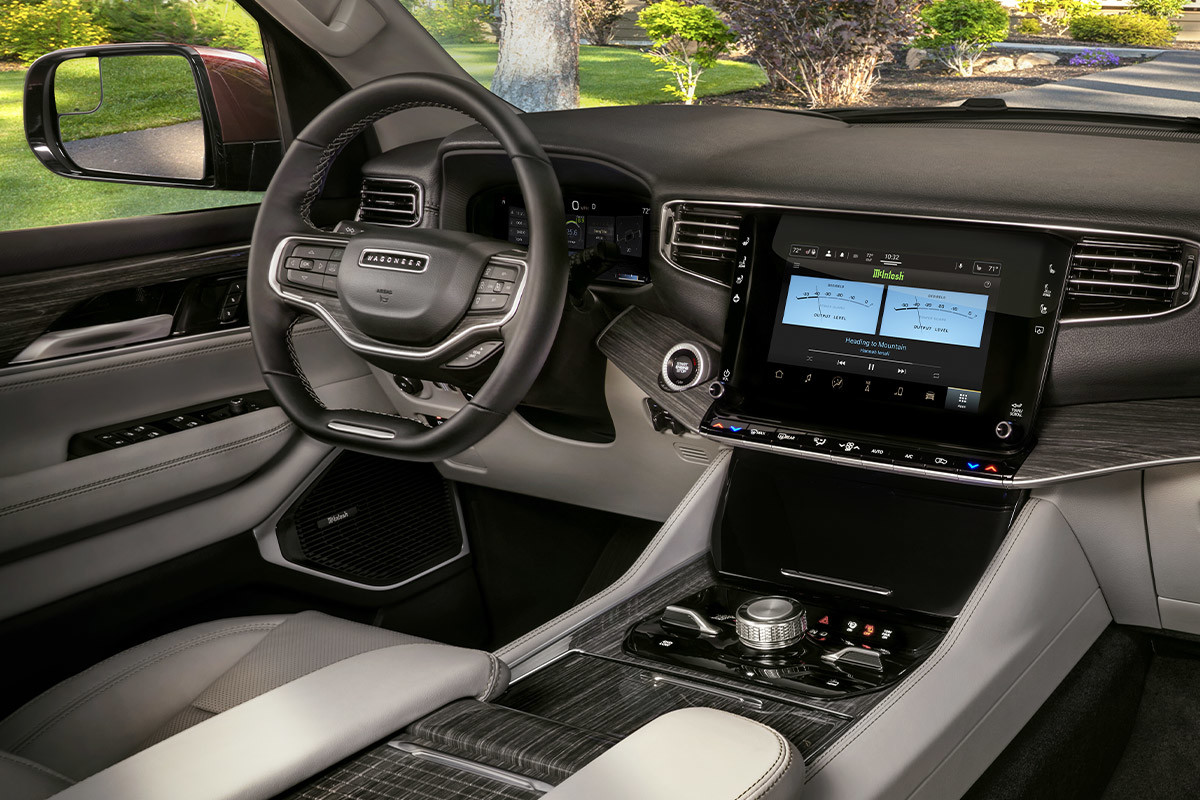 The 10.1-inch touchscreen displaying the Uconnect 5 NAV multimedia system.