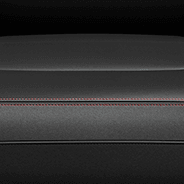 À dessus en cuir noir avec logo Rubicon<sup>MD</sup>