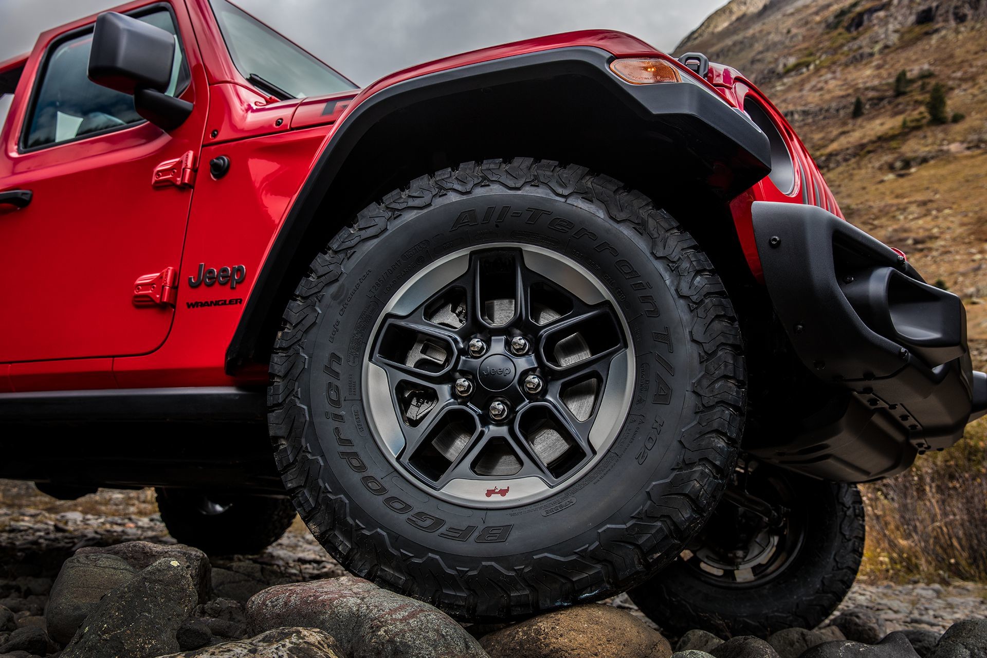 2018 Jeep Wrangler JL Rubicon red 33inch BFGoodrich all terrain tires