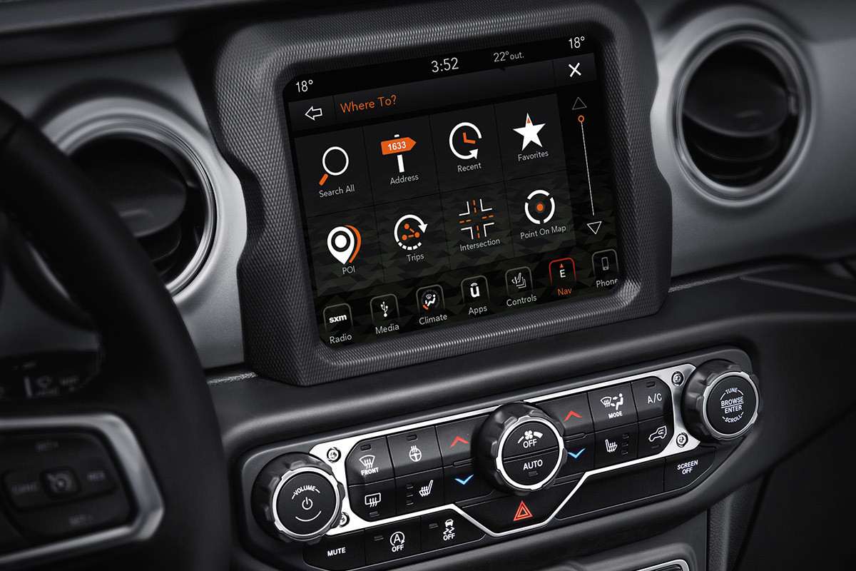 Gros plan de l’écran tactile du Wrangler 2021.