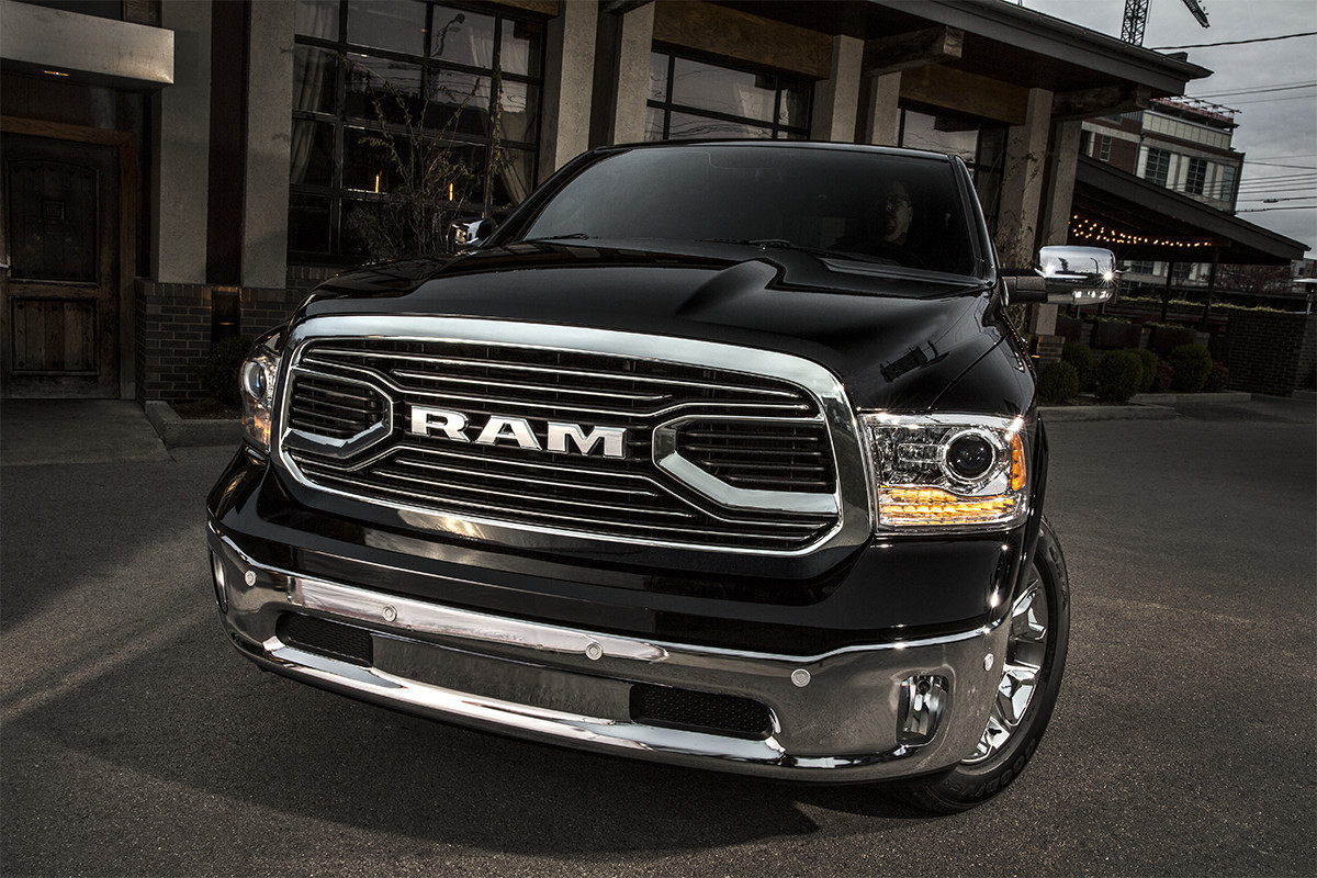 Caractéristiques extérieures du Ram 1500 2018 – technologie de phares intelligents