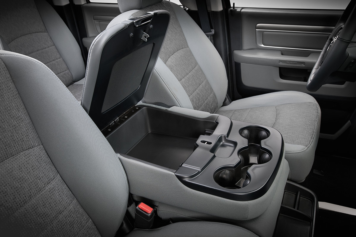 2019 Ram 1500 Classic front seats and centre console