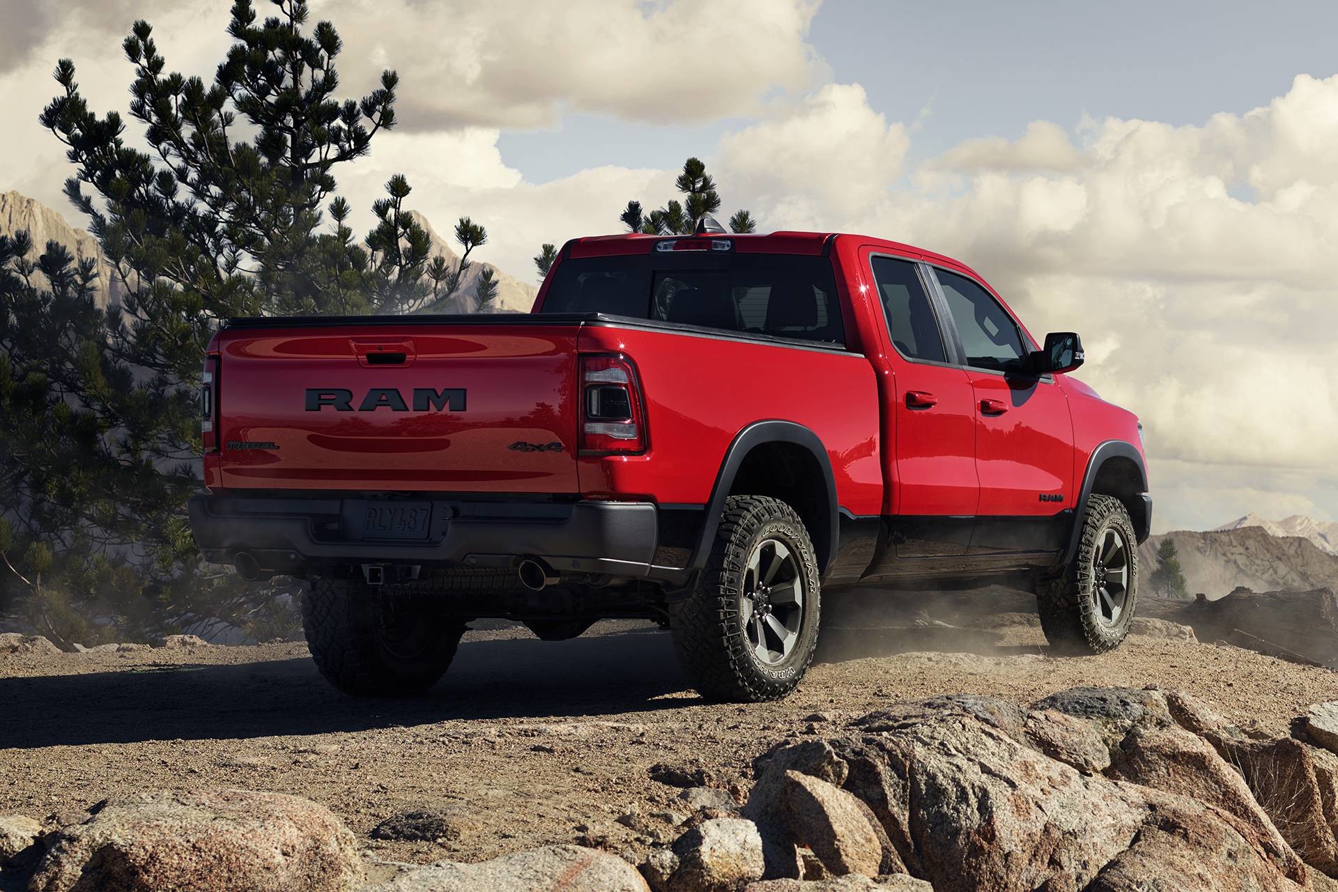 2019 Ram 1500 red new Elocker electronic rear locking outside