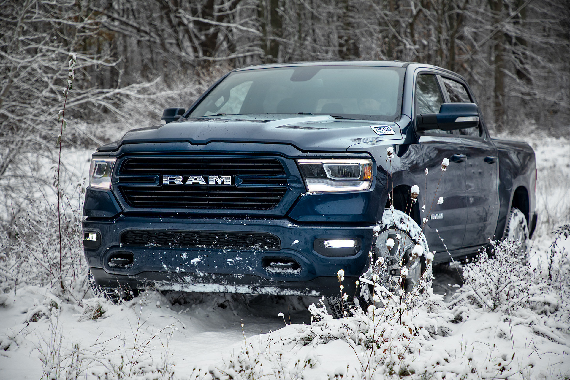 Ram 1500 2019 – vue avant, dans une ferme
