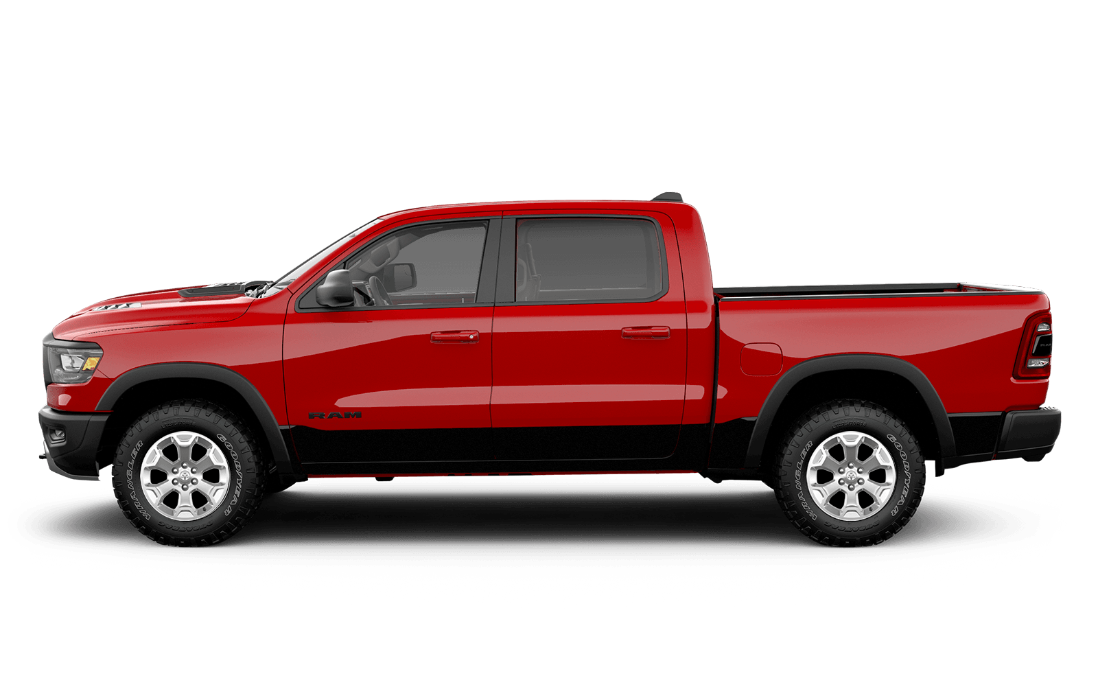 Ram 1500 2019 – roues de 20 po en aluminium chromé sur un camion rouge, livrables en option sur le modèle Big Horn