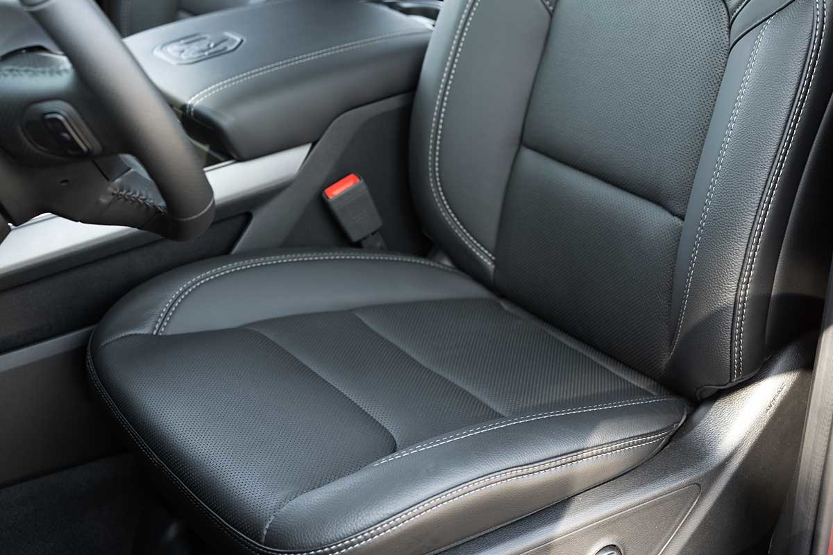 Vue intérieure du Ram 1500 Sport 2021.