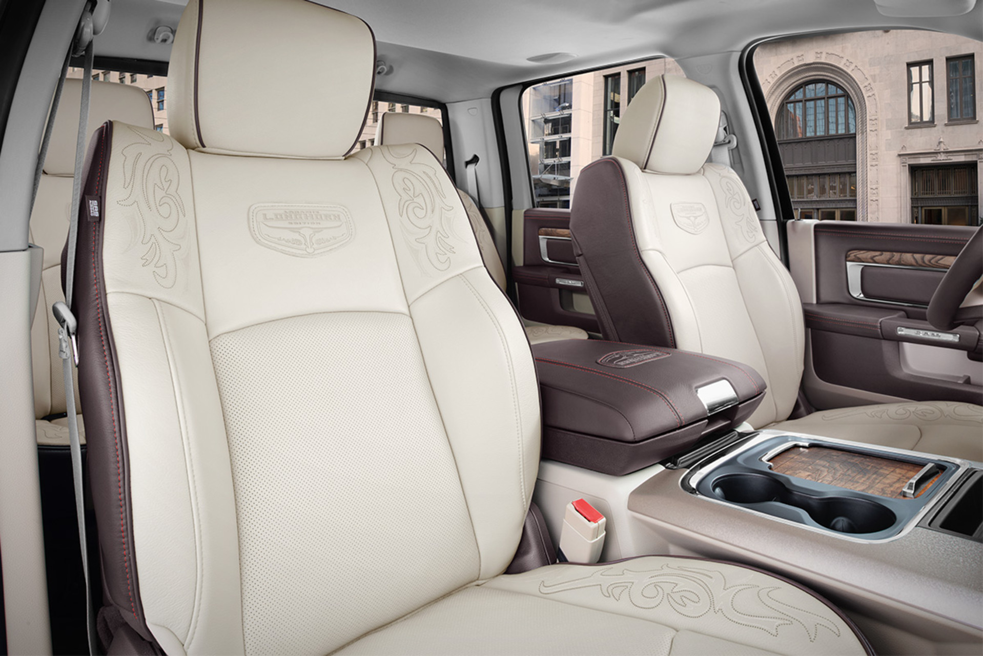 2018 RAM 2500 longhorn pickup truck luxury seating