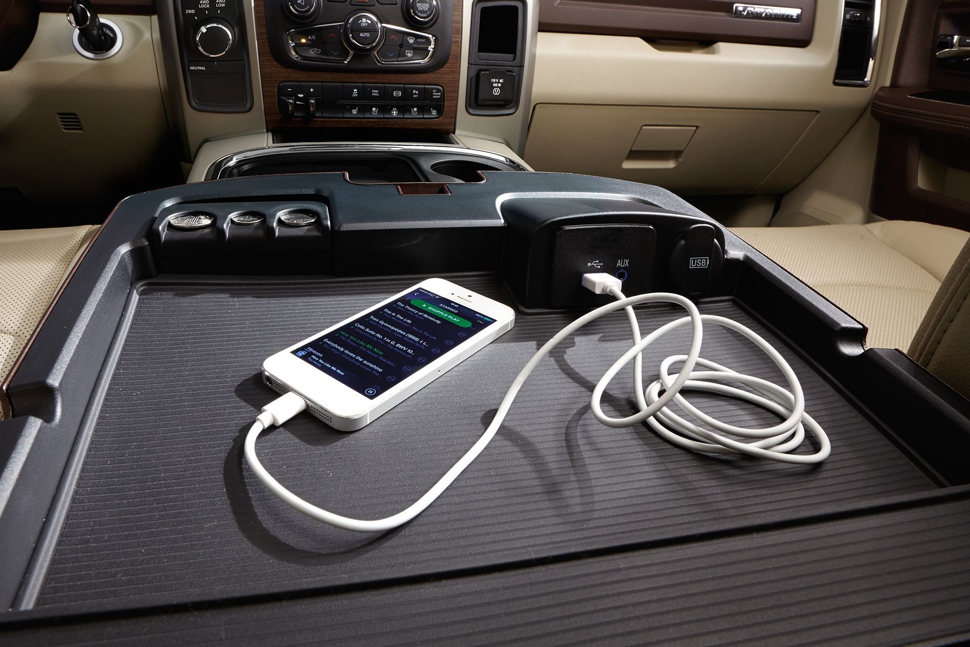 2018 RAM 2500 pickup truck media hub USB port