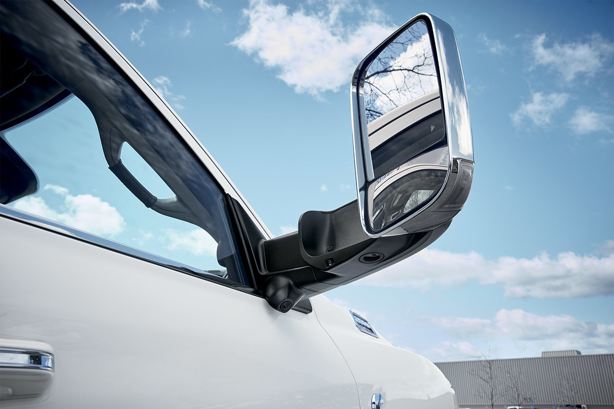 The trailer tow mirrors of a 2022 Ram 2500.