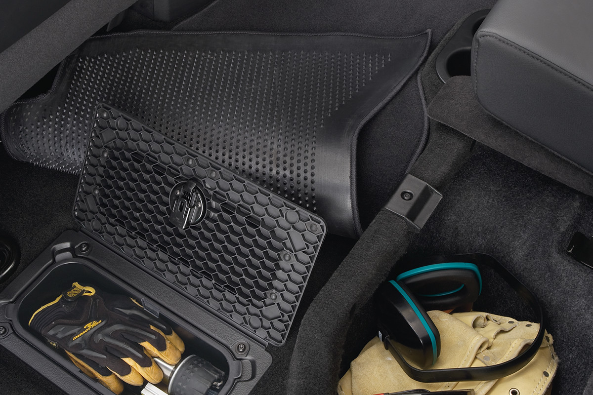 2018 RAM 3500 truck comfortable seating with ample storage