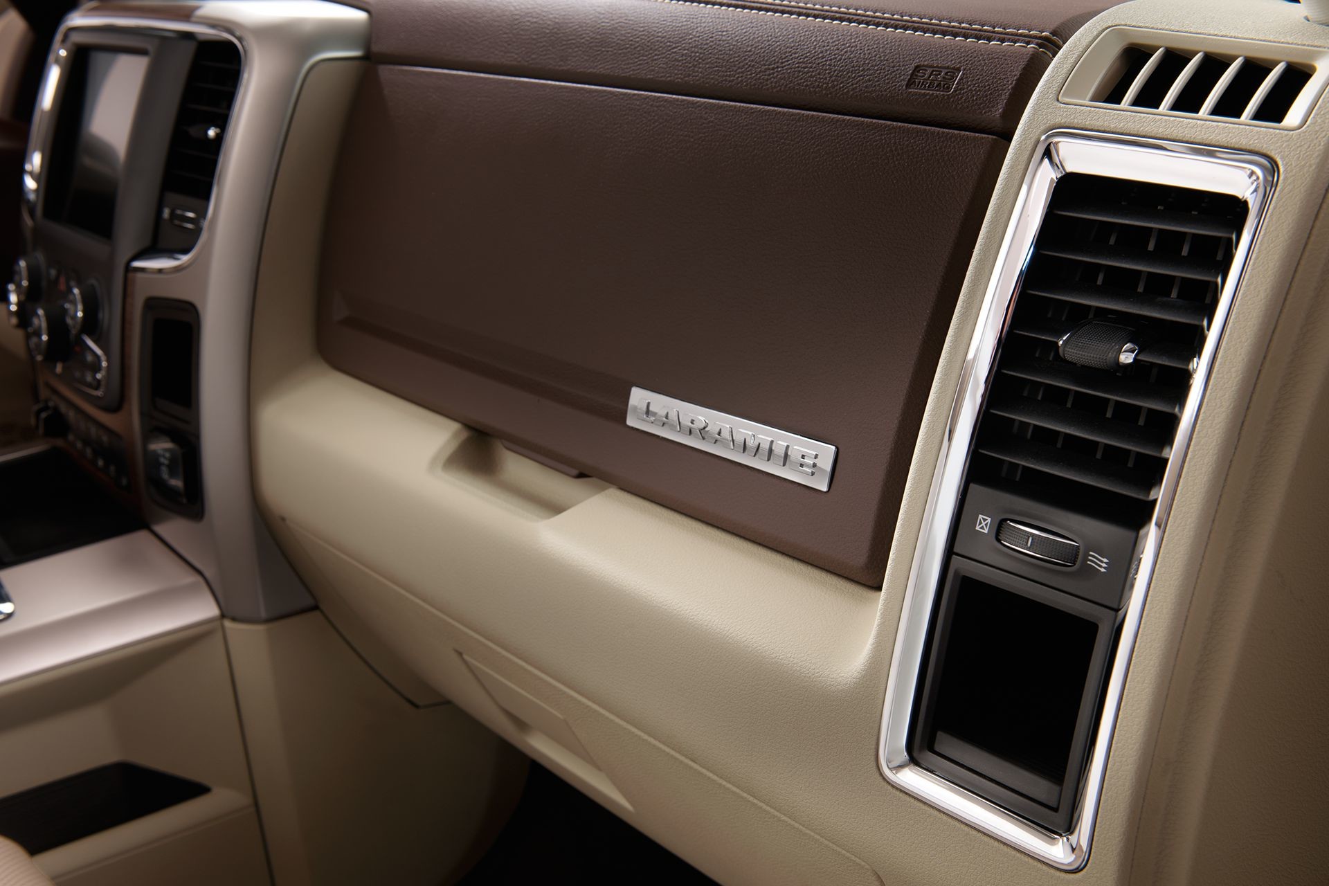 2018 RAM 3500 truck dual glove box