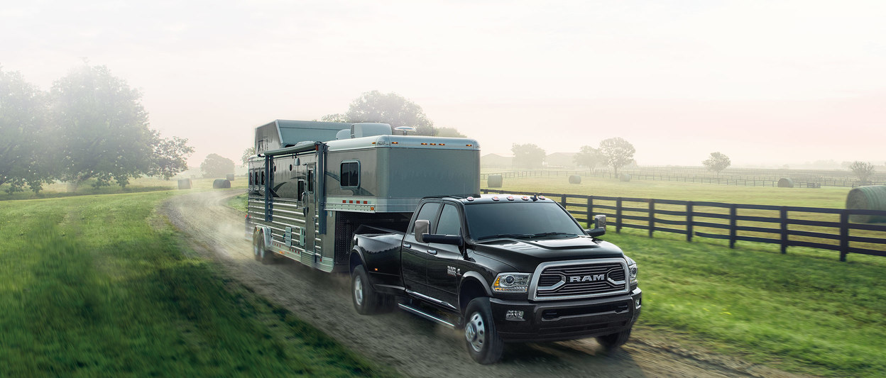2018 RAM 3500 truck towing trailer