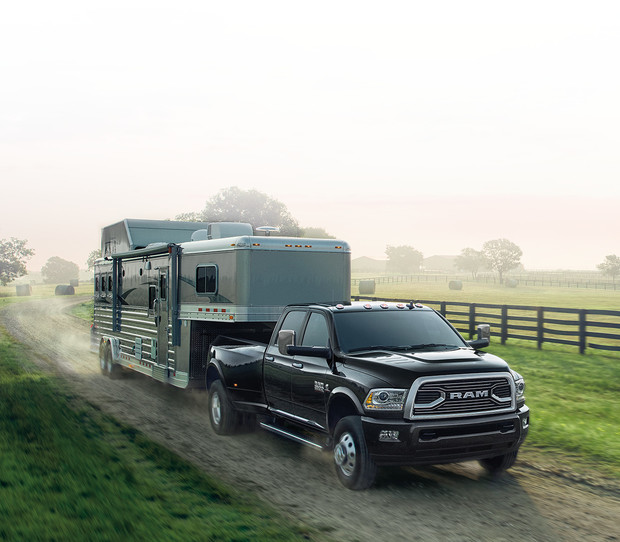 2018 RAM 3500 truck towing trailer