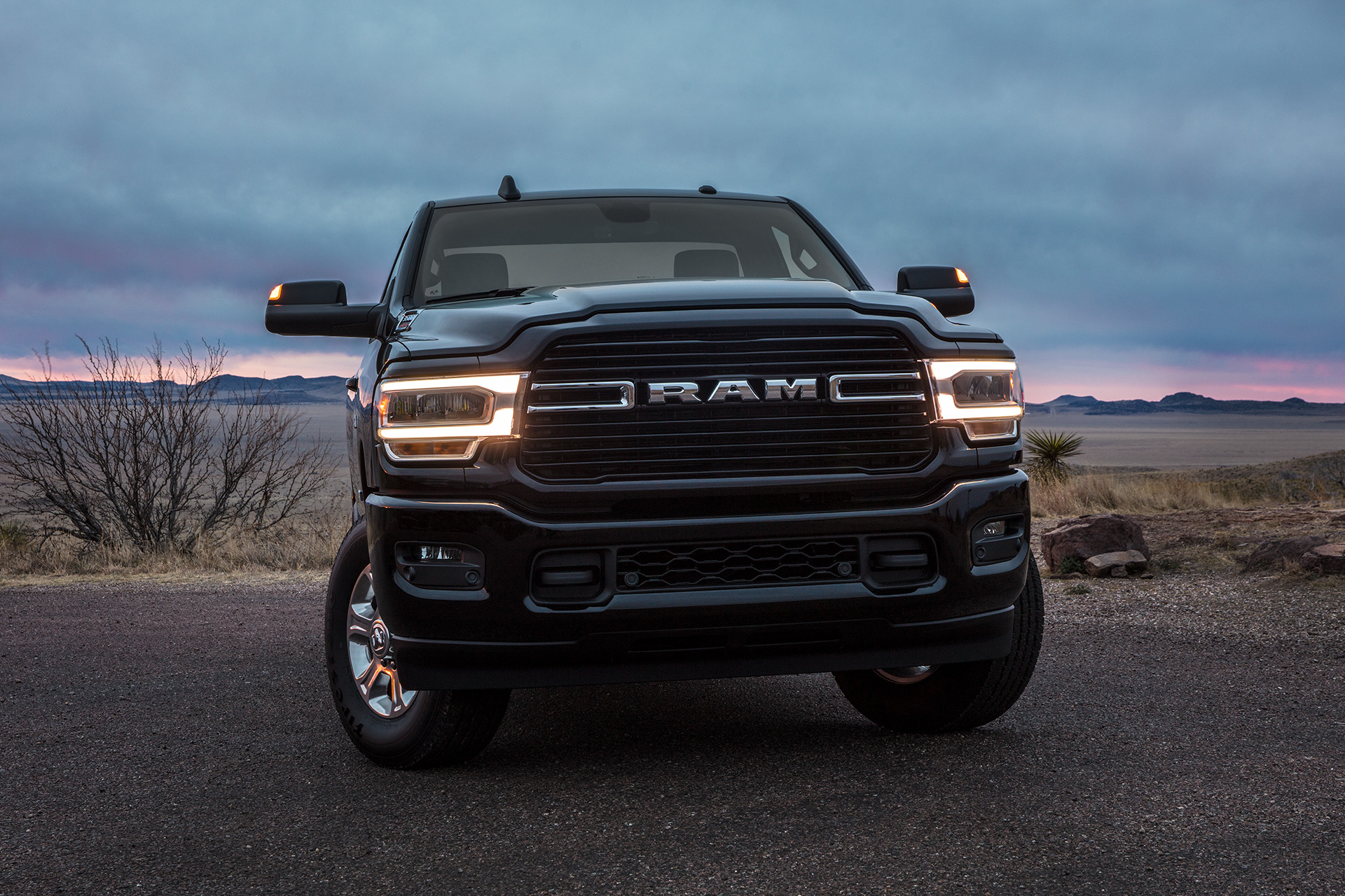 Extérieur du Ram 3500 2019 montrant l’éclairage à DEL.