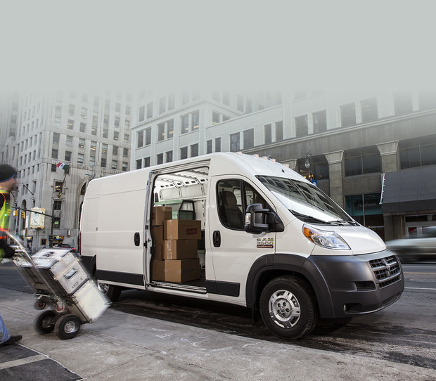 Grand fourgon utilitaire RAM ProMaster 2018 – porte latérale de chargement
