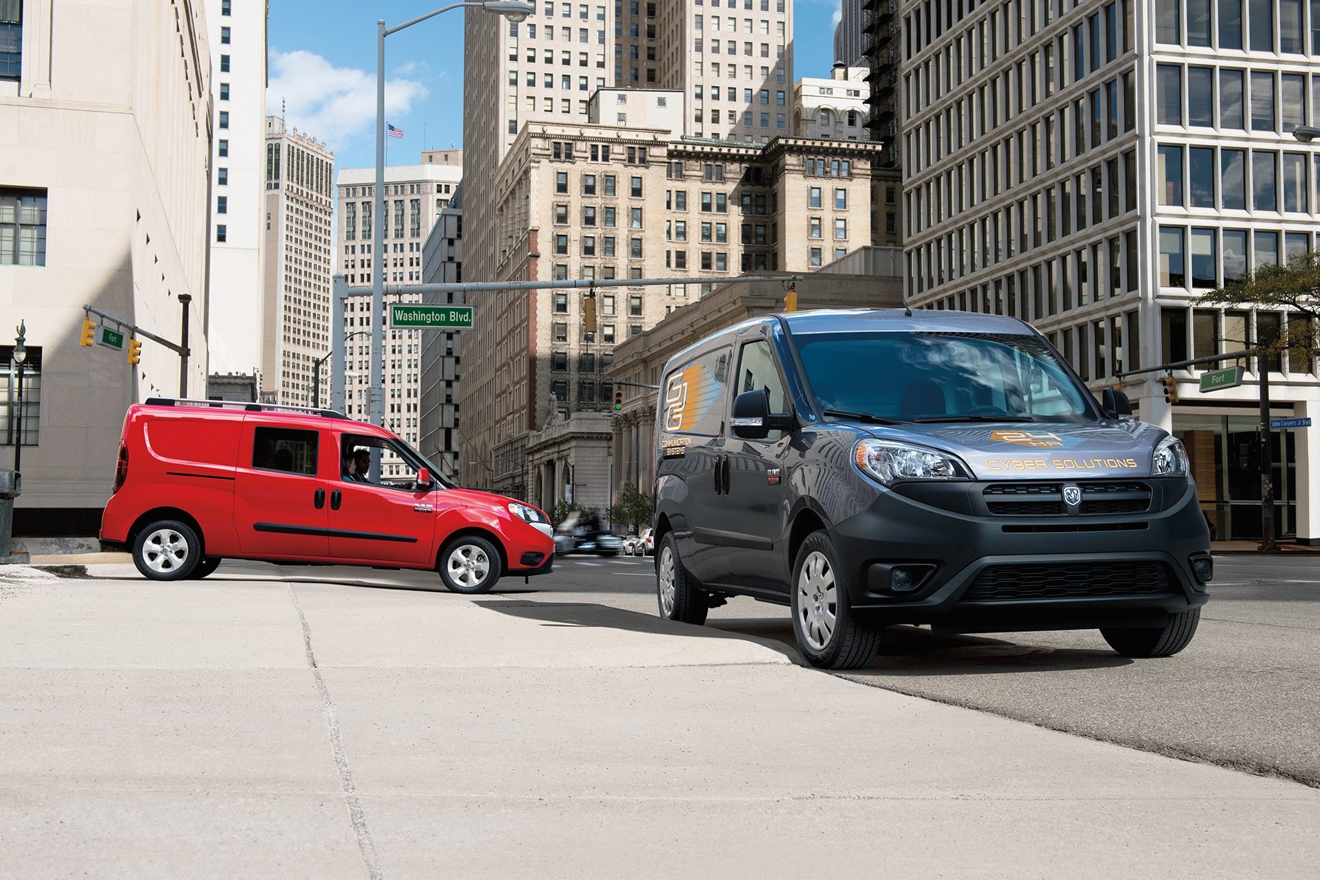 RAM ProMaster City 2018 – pare-chocs avant et arrière élevés