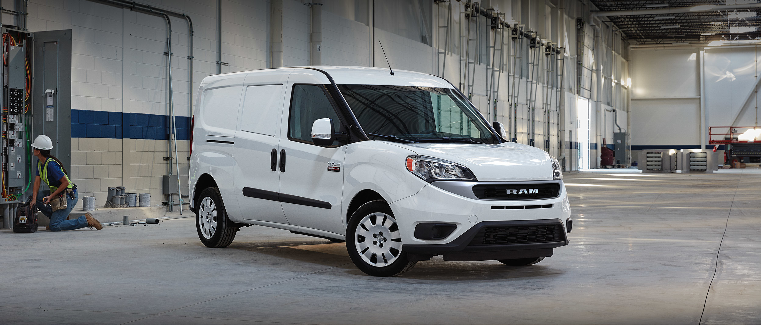 Un Ram ProMaster City 2020 dans un stationnement d’usine