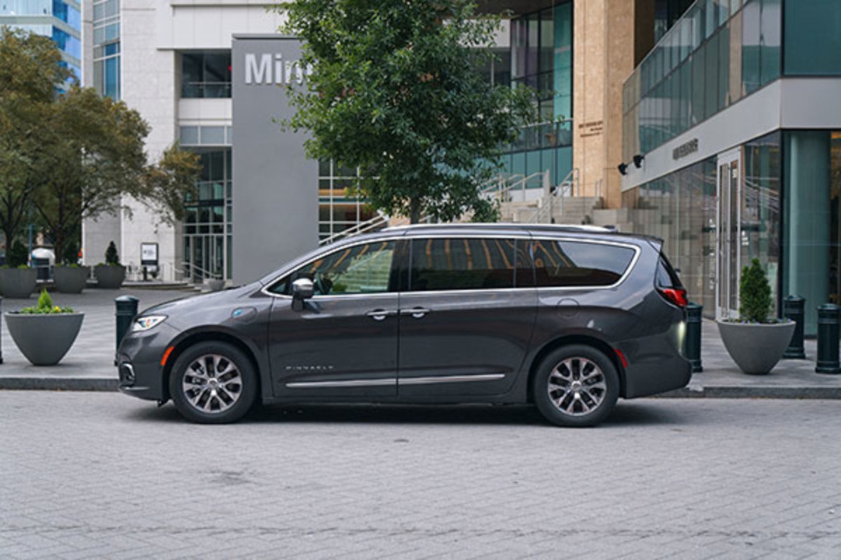 Capabilities 2023 Chrysler Pacifica Plug In Hybrid PHEV Chrysler Canada