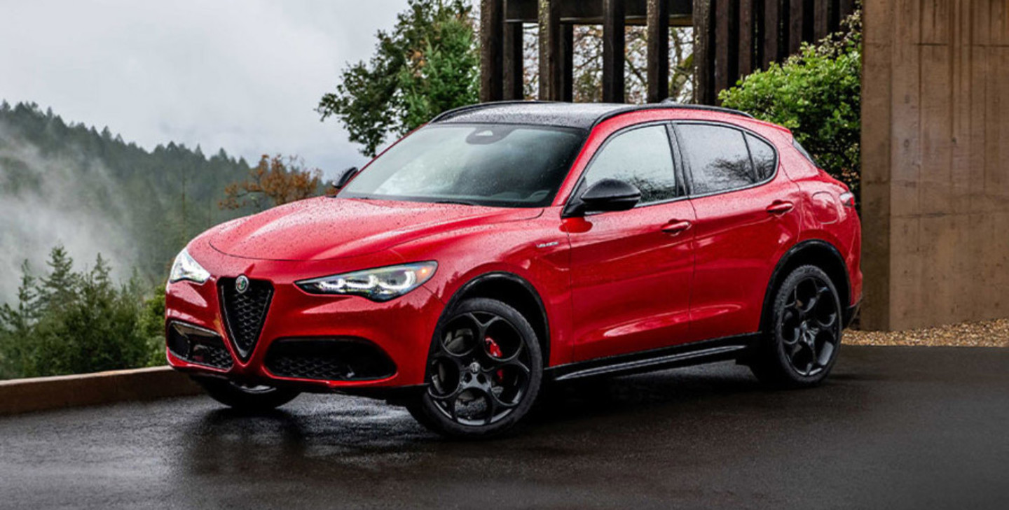 2025 Alfa Romeo Stelvio AWD.