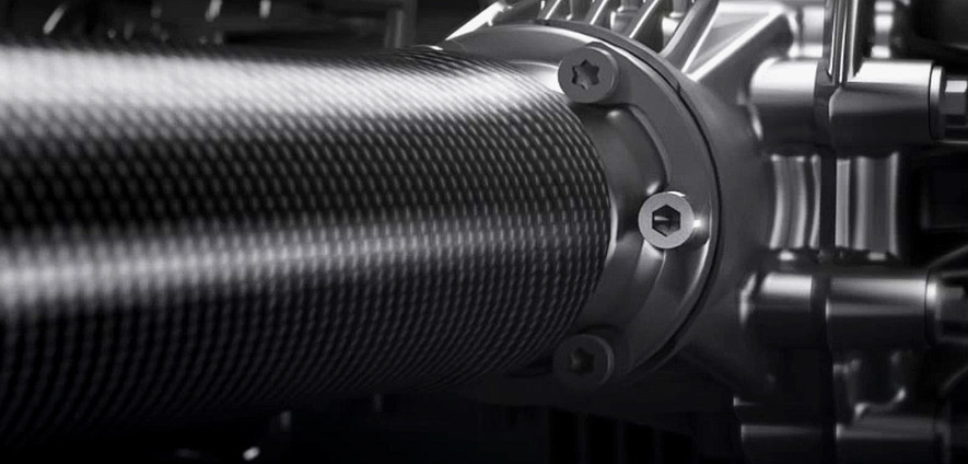 Illustration de l'arbre de transmission en fibre de carbone de l'Alfa Romeo Giulia 2024.