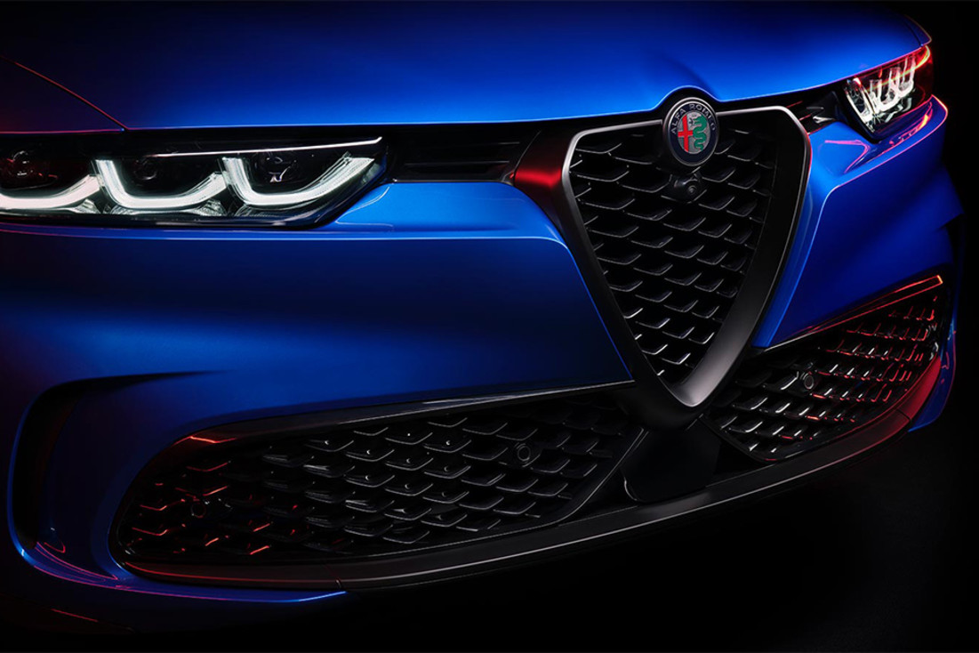 Close-up of 2024 Alfa Romeo Tonale PHEV V Scudetto Grille.