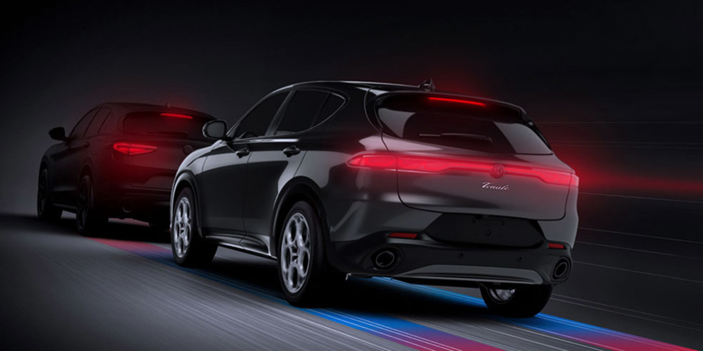 Dessin présentant l'avertissement de collision avant avec système d'arrêt complet dans l'Alfa Romeo Tonale VHR 2025, illustrant deux voitures sur une route avec des lignes de sécurité mises en évidence.