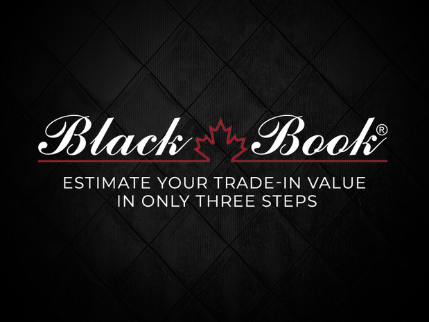 2018 Chrysler Pacifica Minivan, side view 