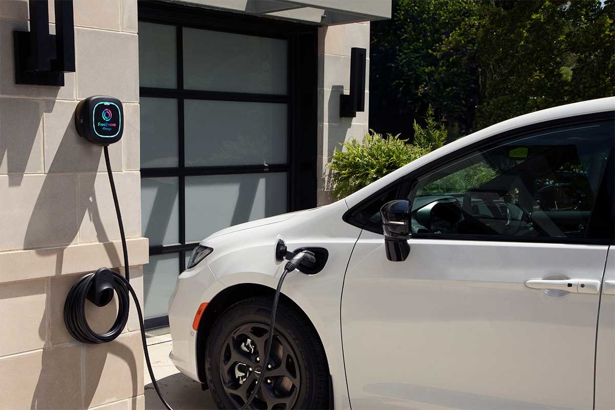 Technology – 2025 Chrysler Pacifica Plug-In Hybrid (PHEV) | Chrysler Canada