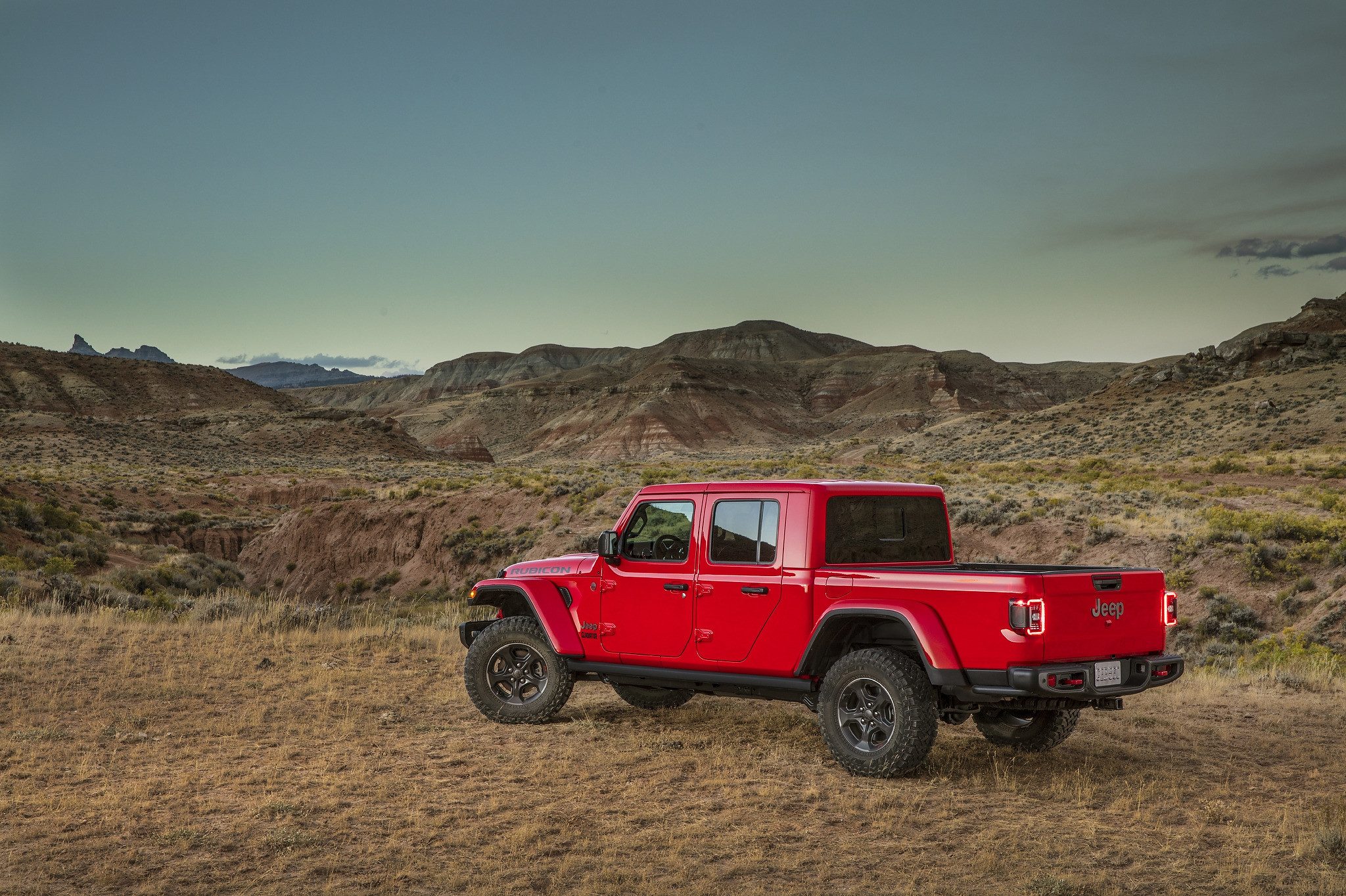 Jeep Gladiator Named 2021 Truck of the Year by DoubleClutch.ca | Jeep ...