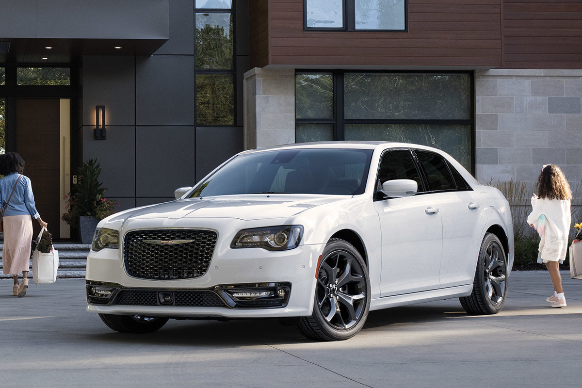 2022 Chrysler 300 Sedan - Design Features | Chrysler Canada