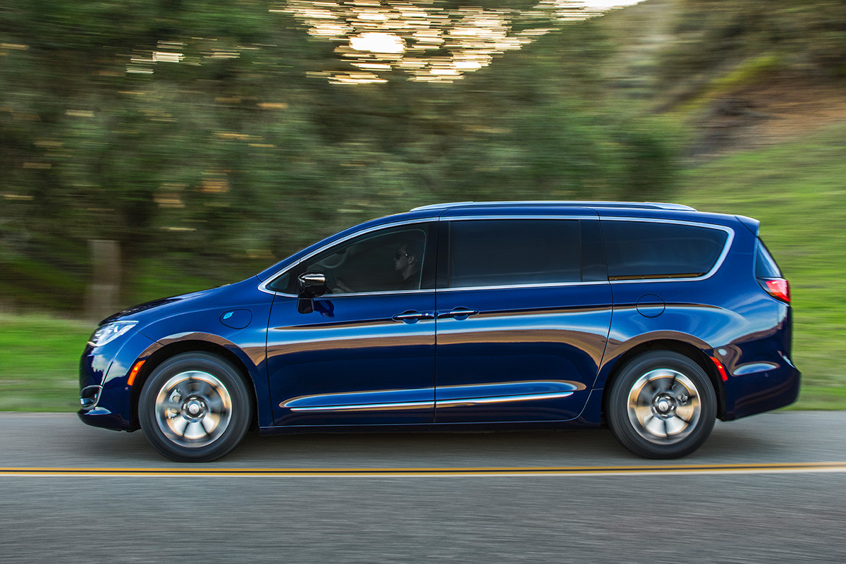 2020-chrysler-pacifica-hybrid-chrysler-canada