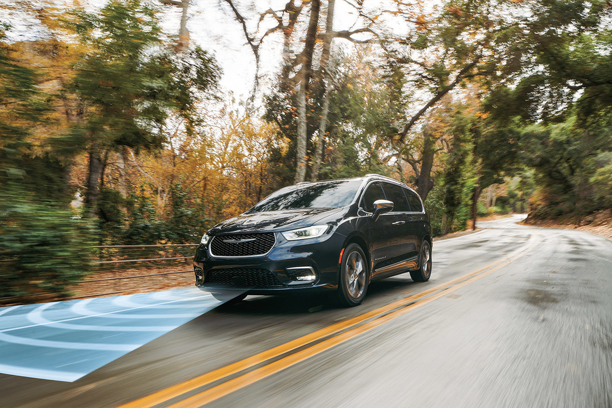 Safety Features - 2022 Chrysler Pacifica Hybrid | Chrysler Canada