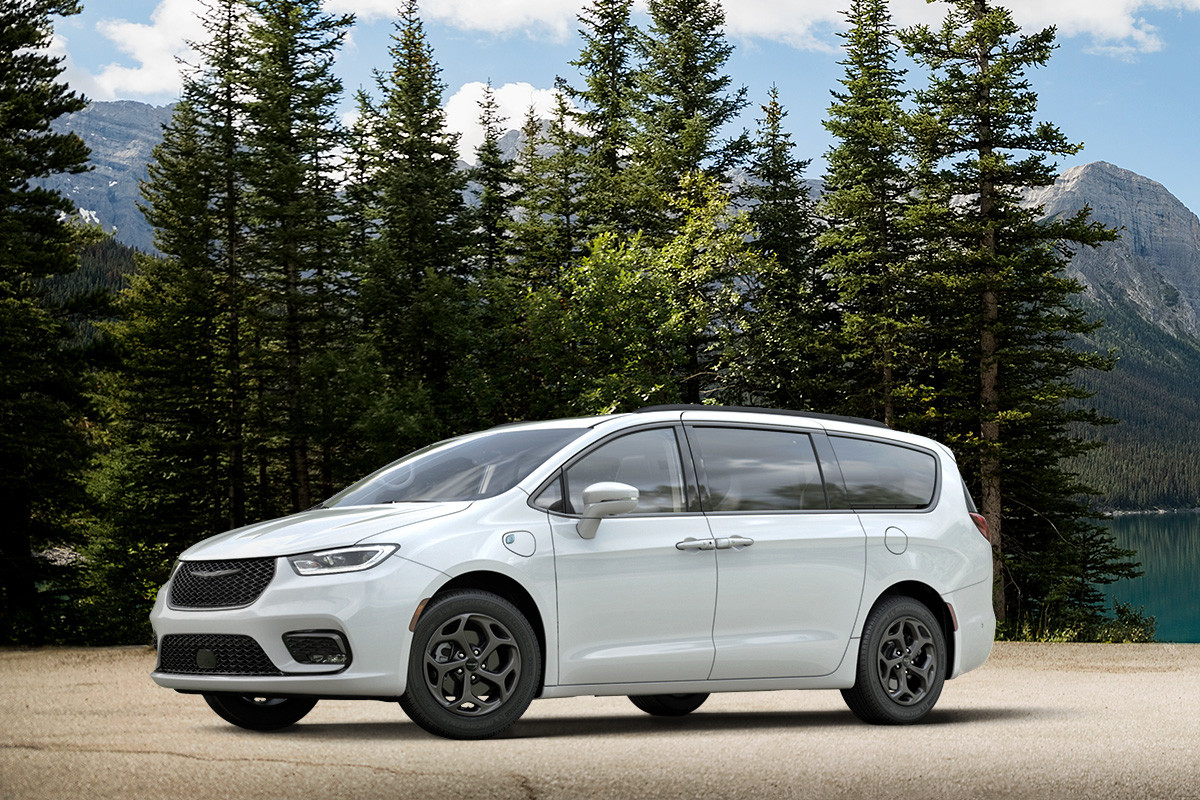 Capabilities 2024 Chrysler Pacifica PlugIn Hybrid (PHEV) Chrysler