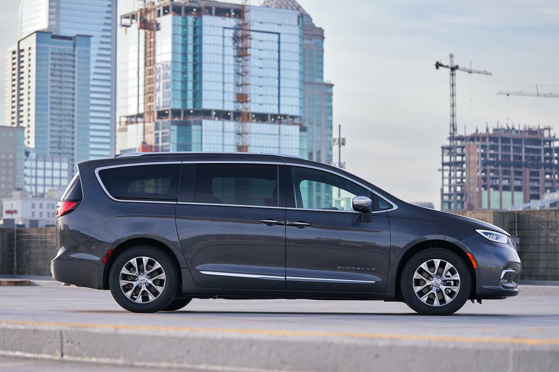 2025 Chrysler Pacifica Hybrid PlugIn Hybrid (PHEV) Chrysler Canada