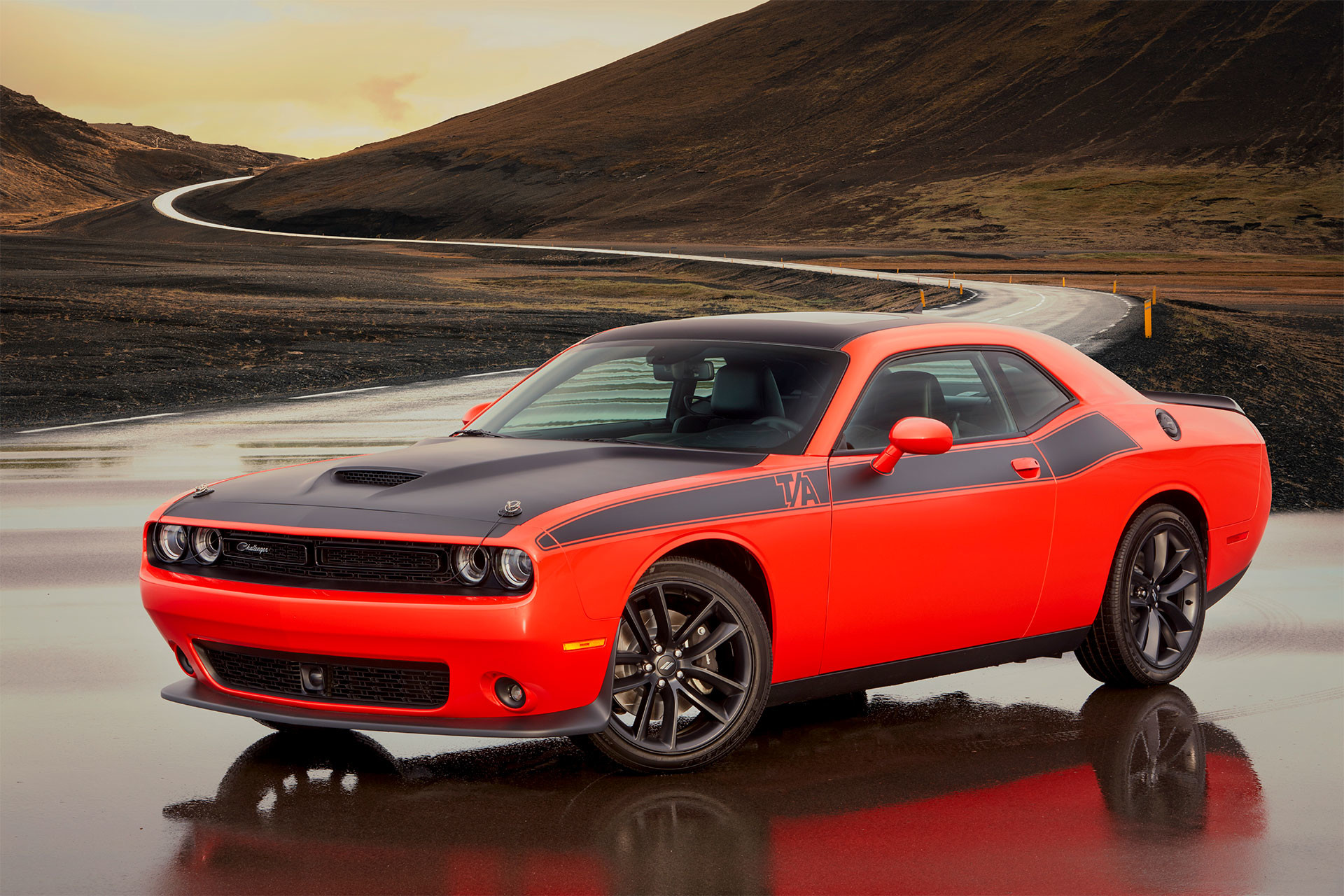 Dodge challenger фото