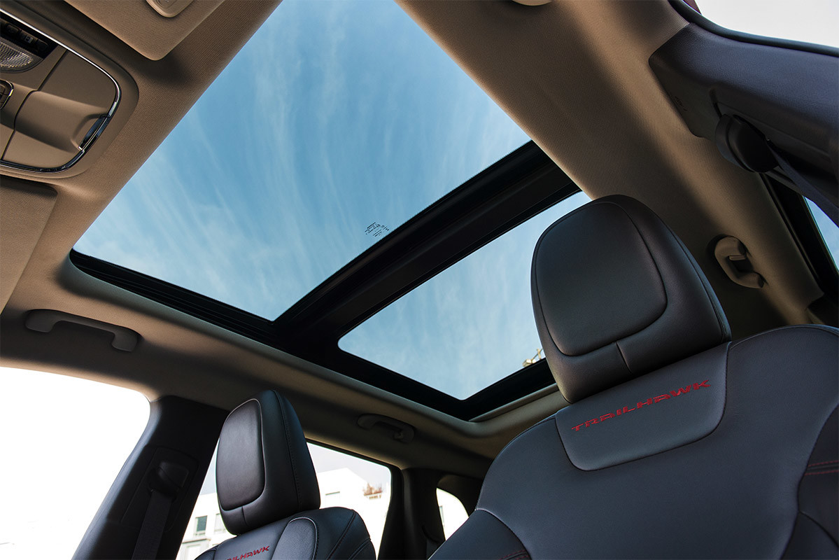 Glass sunroof Toyota