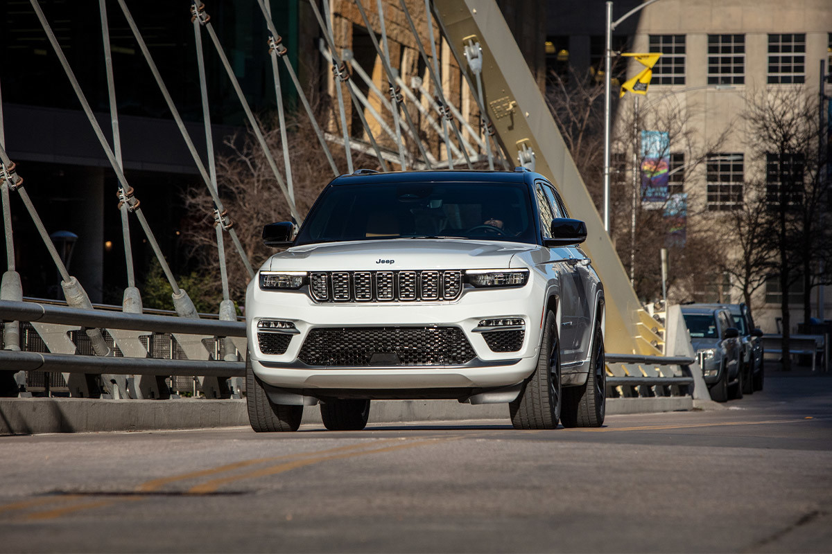 Caractéristiques technologiques Grand Cherokee 4xe 2024 Jeep Canada