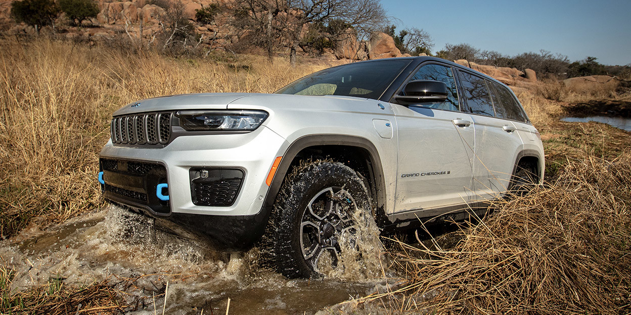 Features and Capabilities: 2023 Jeep Grand Cherokee 4xe | Jeep Canada