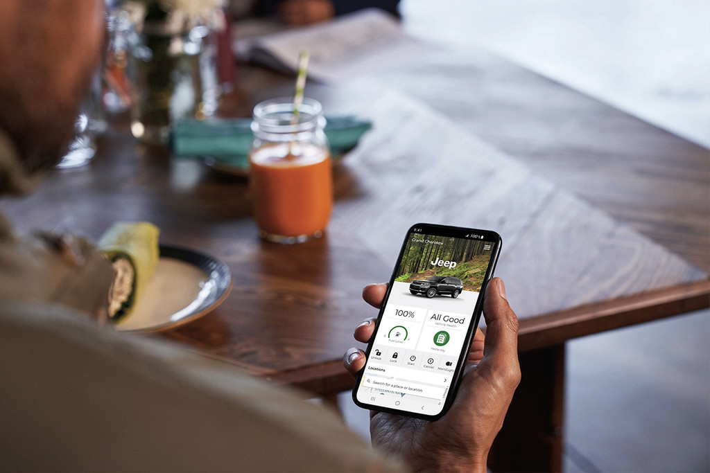 Uconnect Entertainment System Connectivity Jeep Canada