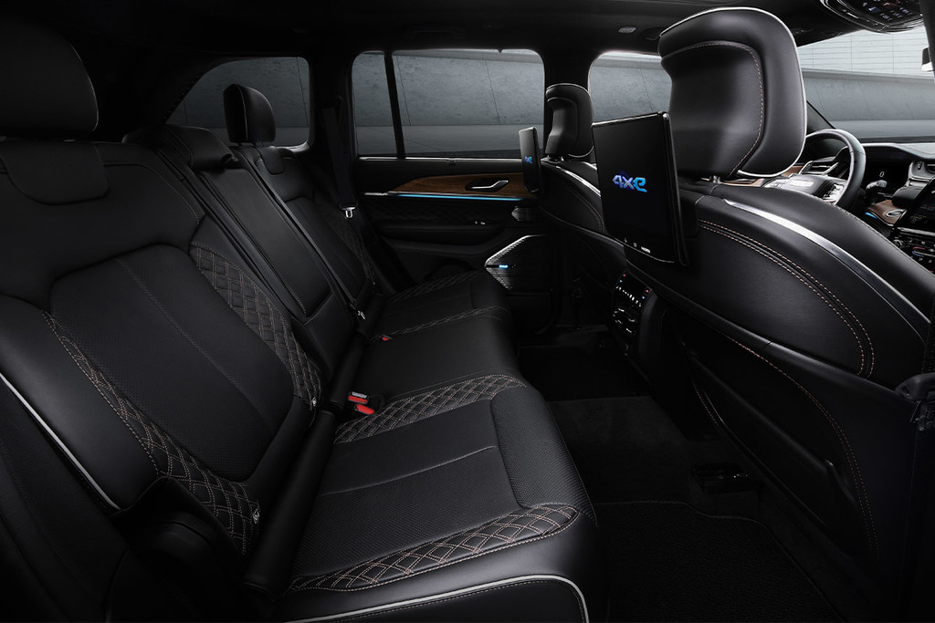 Uconnect Entertainment System Entertainment Features Jeep Canada