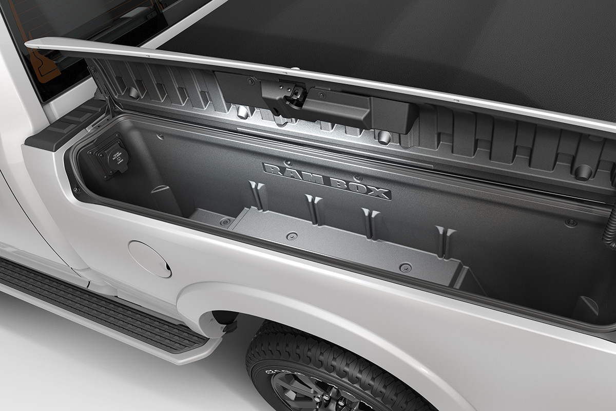 Interior & Exterior Features 2023 Ram 3500 Ram Canada