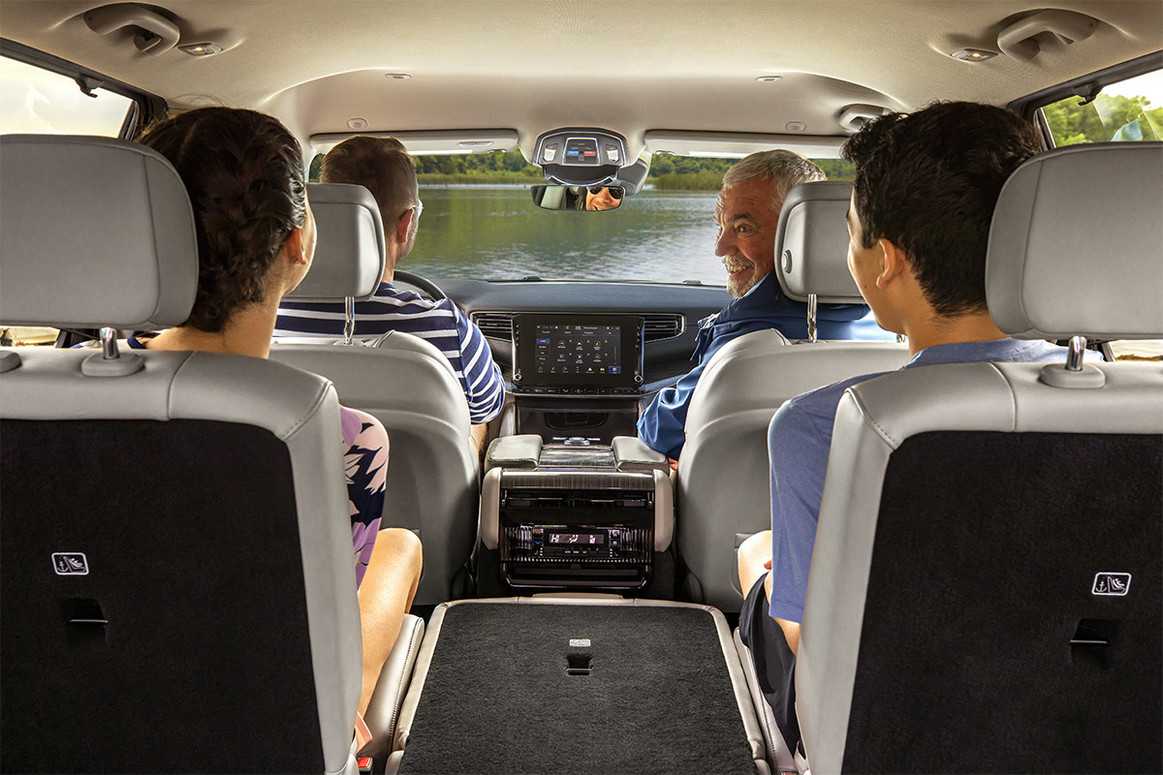 Interior Design 2023 Wagoneer SUV